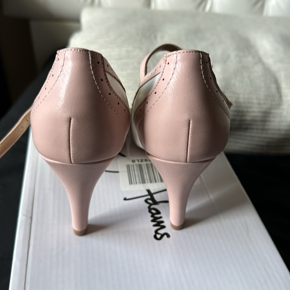 Heels - Picture 5 of 5